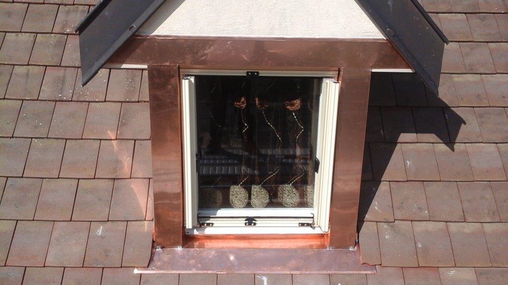Habillage de lucarne en cuivre côté face Givry