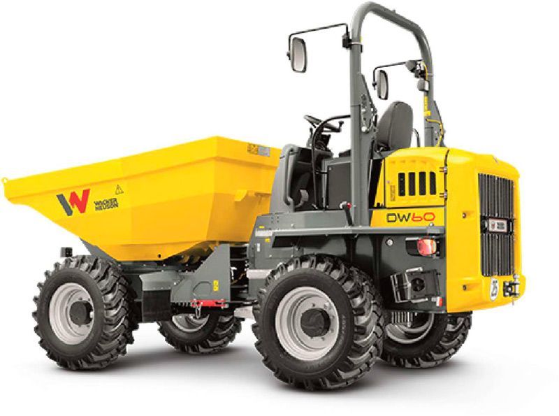 Un camión volquete Wacker Neuson de color amarillo brillante con grandes neumáticos con banda de rodadura sobre un fondo blanco.