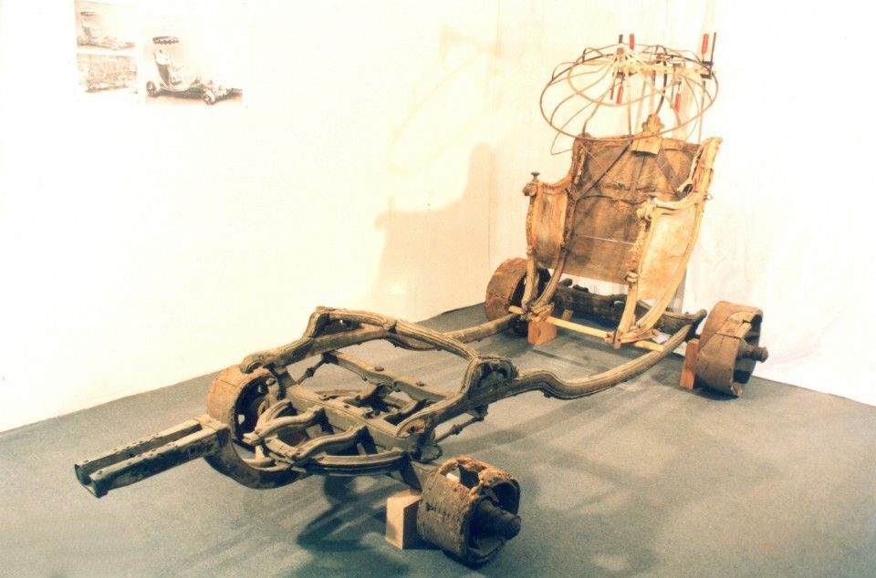 Gartenkalesche König Friedrich II. im Zustand vor der Restaurierung, Entwurf: J.M. Hoppenhaupt (zugeschrieben) / Stiftung Preußische Schlösser und Gärten Berlin-Brandenburg / Foto: Ralph Broschke, 1996