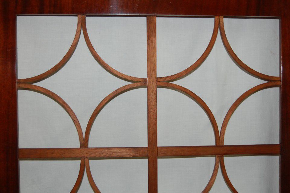 Rekonstruktion der Sprossung an einem Bücherschrank aus Privatbesitz / Foto: Ralph Broschke, 2013