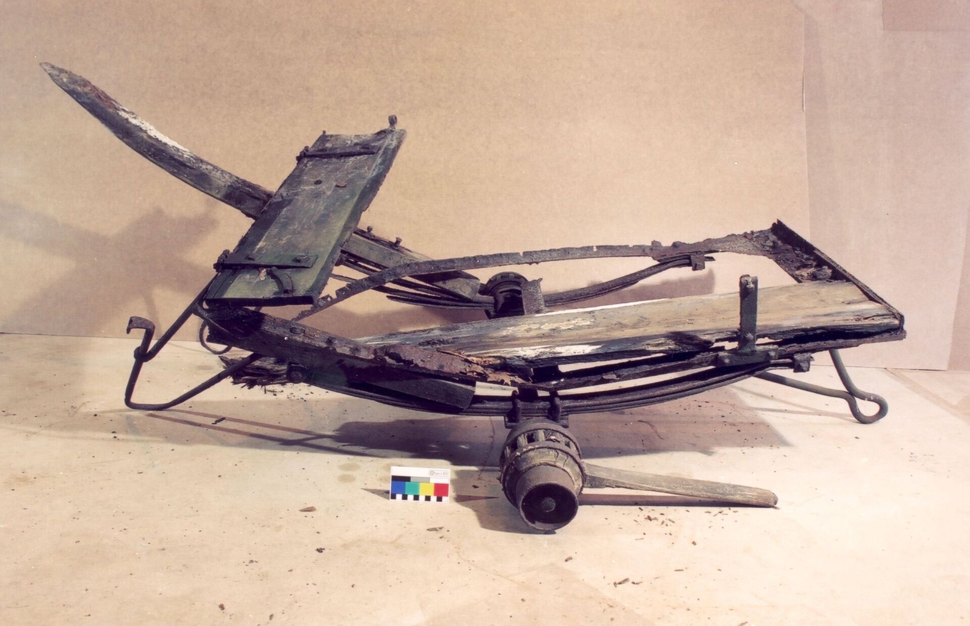 Transportkarren um 1880 aus dem Potsdam-Museum vor der Restaurierung / Foto: Ralph Broschke, 2002