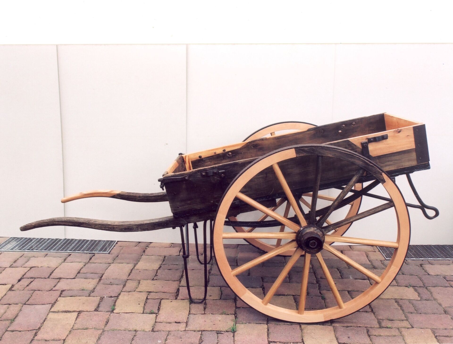 Transportkarren um 1880 aus dem Potsdam-Museum nach der Restaurierung und Teilrekonstruktion / Foto: Ralph Broschke, 2003