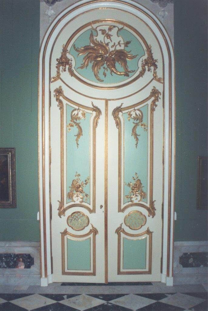 Tür in der Bildergalerie von Sanssouci nach der Restaurierung / Stiftung Preußische Schlösser und Gärten Berlin-Brandenburg / Foto: Ralph Broschke, 1996