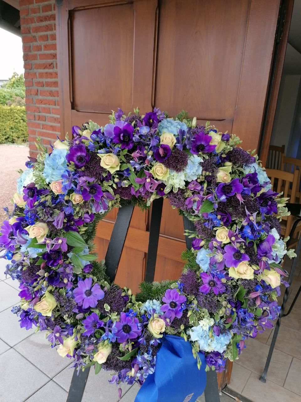 Violetter Blumenkranz