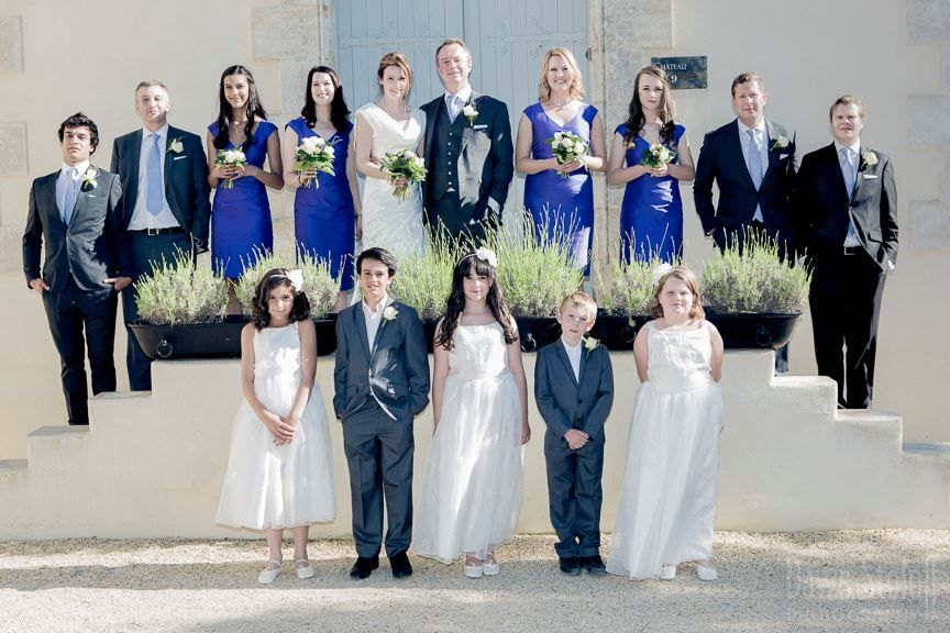 Un groupe de personnes lors d'un mariage