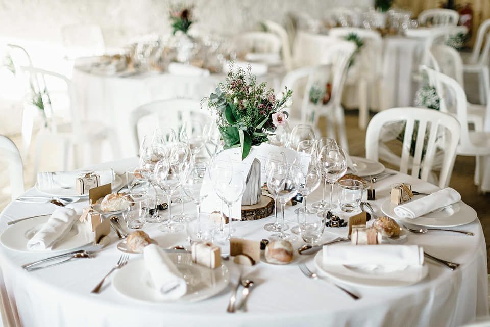 Une table de mariage décorée