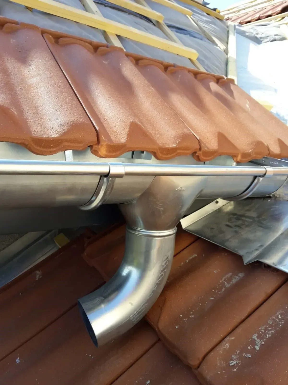 Gouttière en zinc posée par l'entreprise