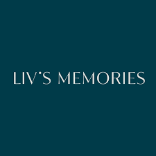 Das Logo von Liv's Memories befindet sich auf einem dunkelblauen Hintergrund.