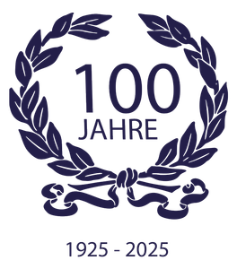 Ein Lorbeerkranz mit der Zahl 100 darauf
