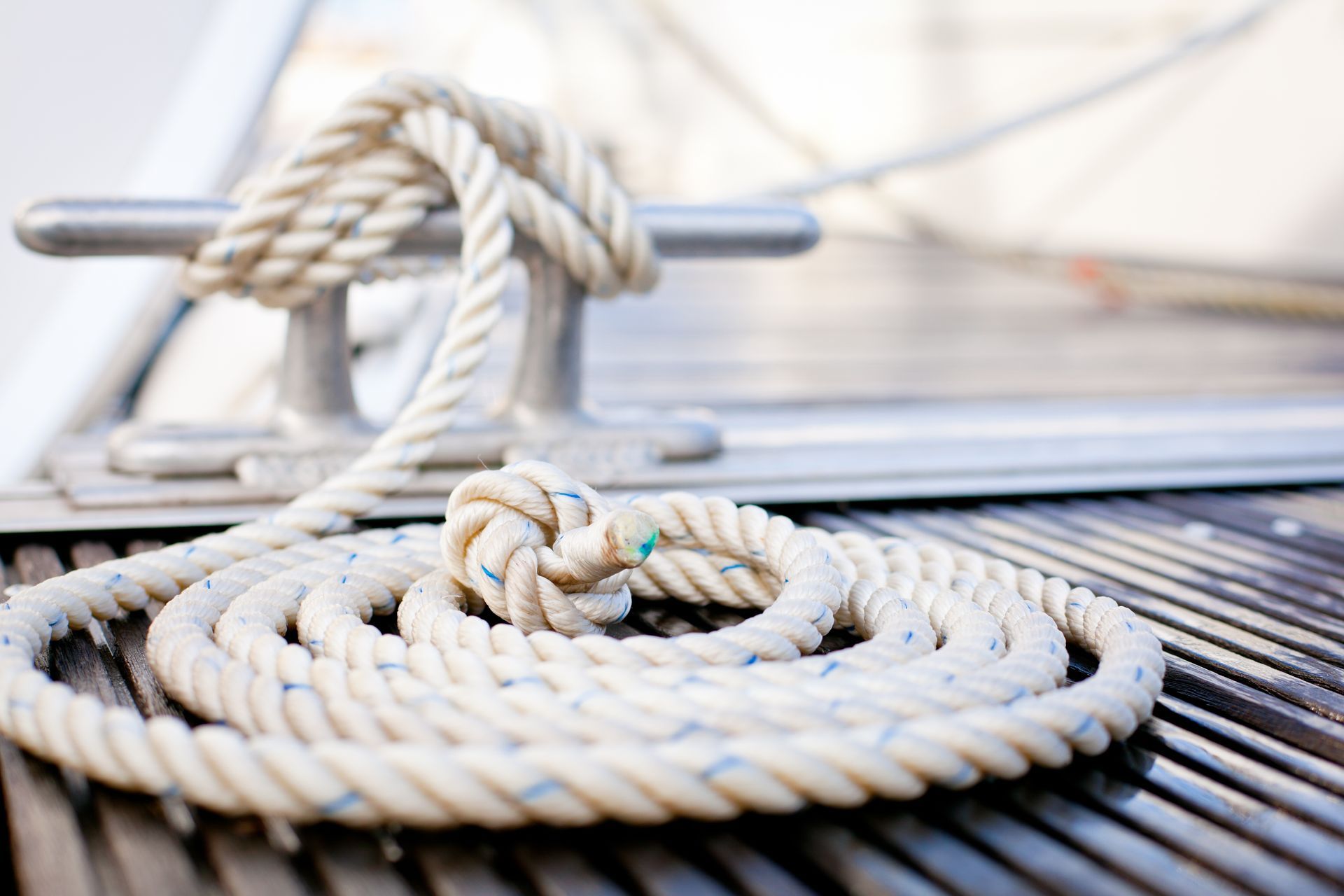 Cordage sur le pont d'un bateau