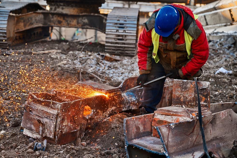 découpage de métaux avec disqueuse