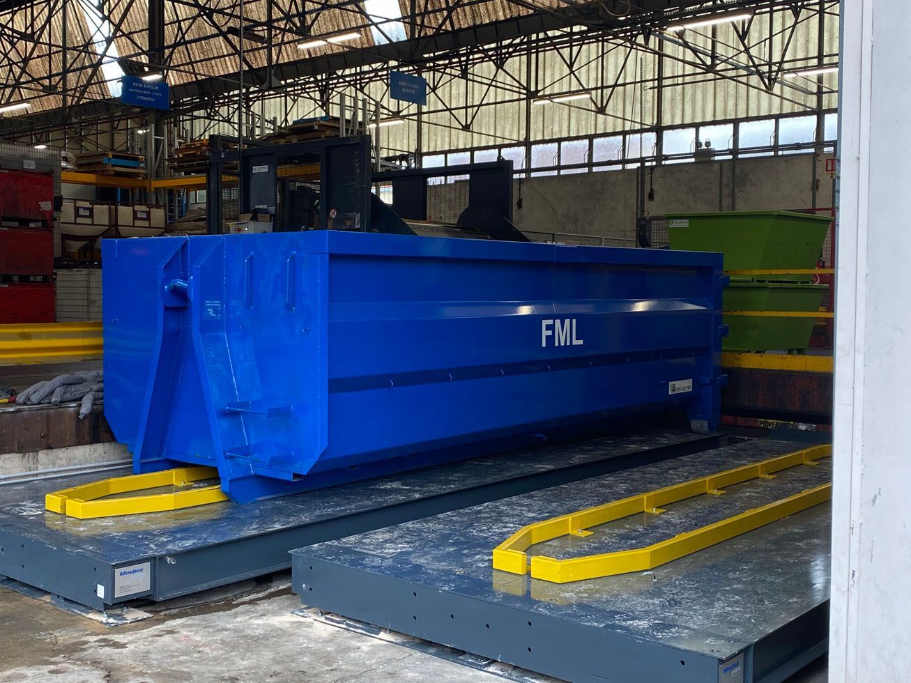 Bennes de recyclage d'usine FML