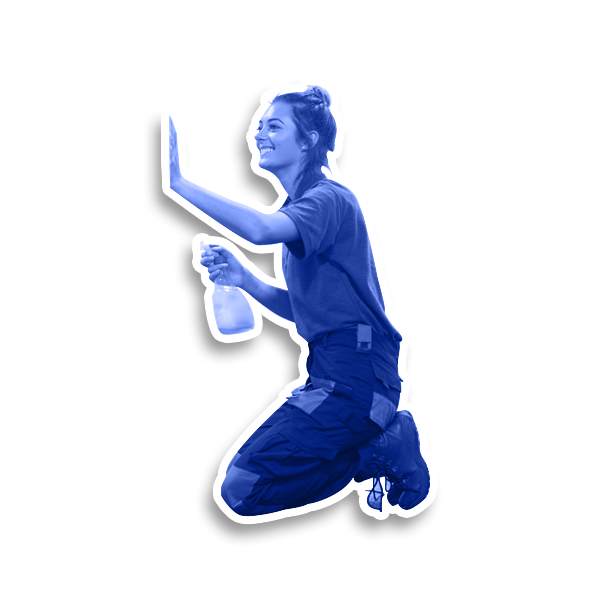 Agent nettoyant une vitre