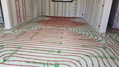 Réseaux de tuyaux pour le chauffage au sol