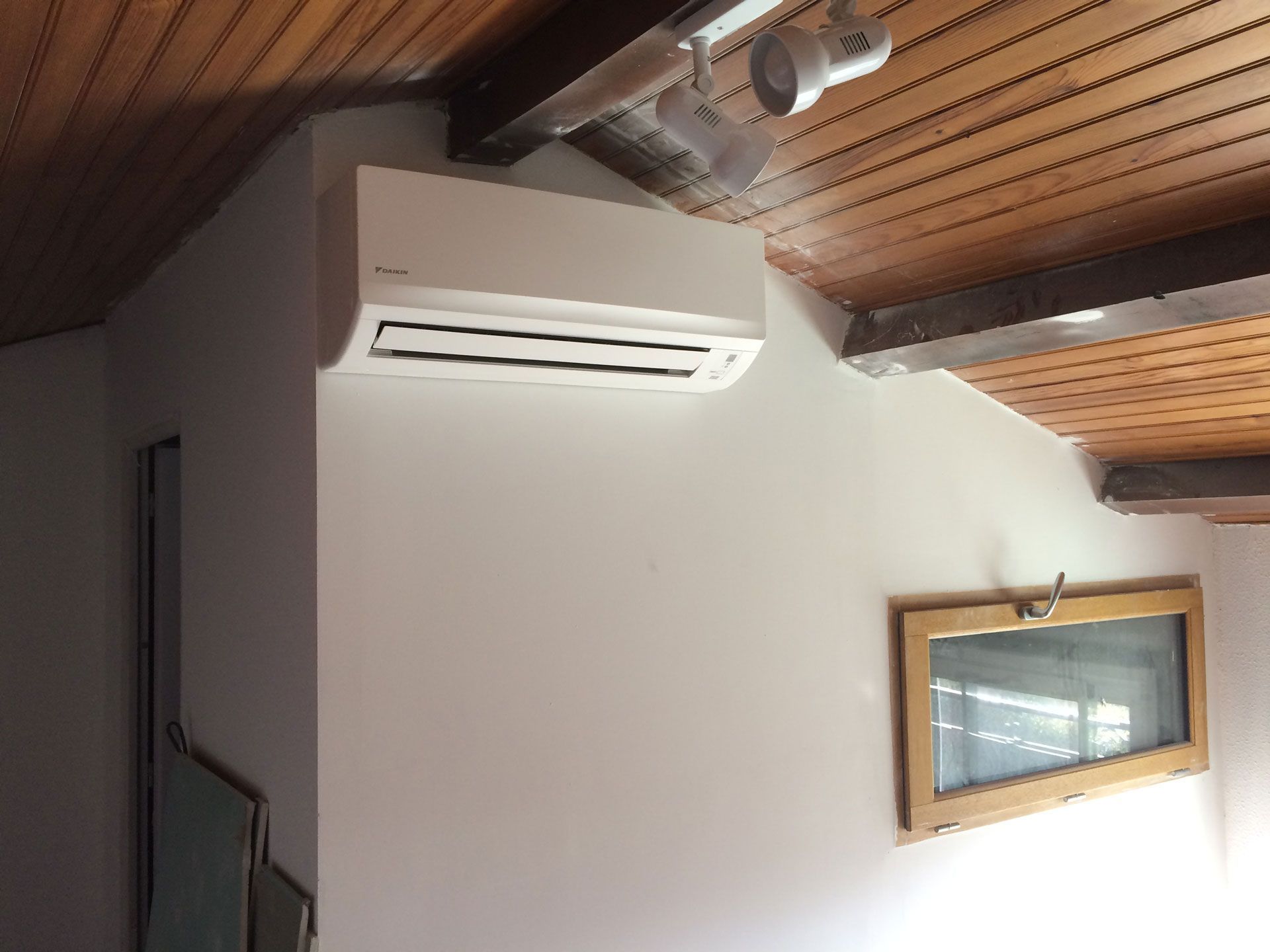 Une unité intérieure de climatisation