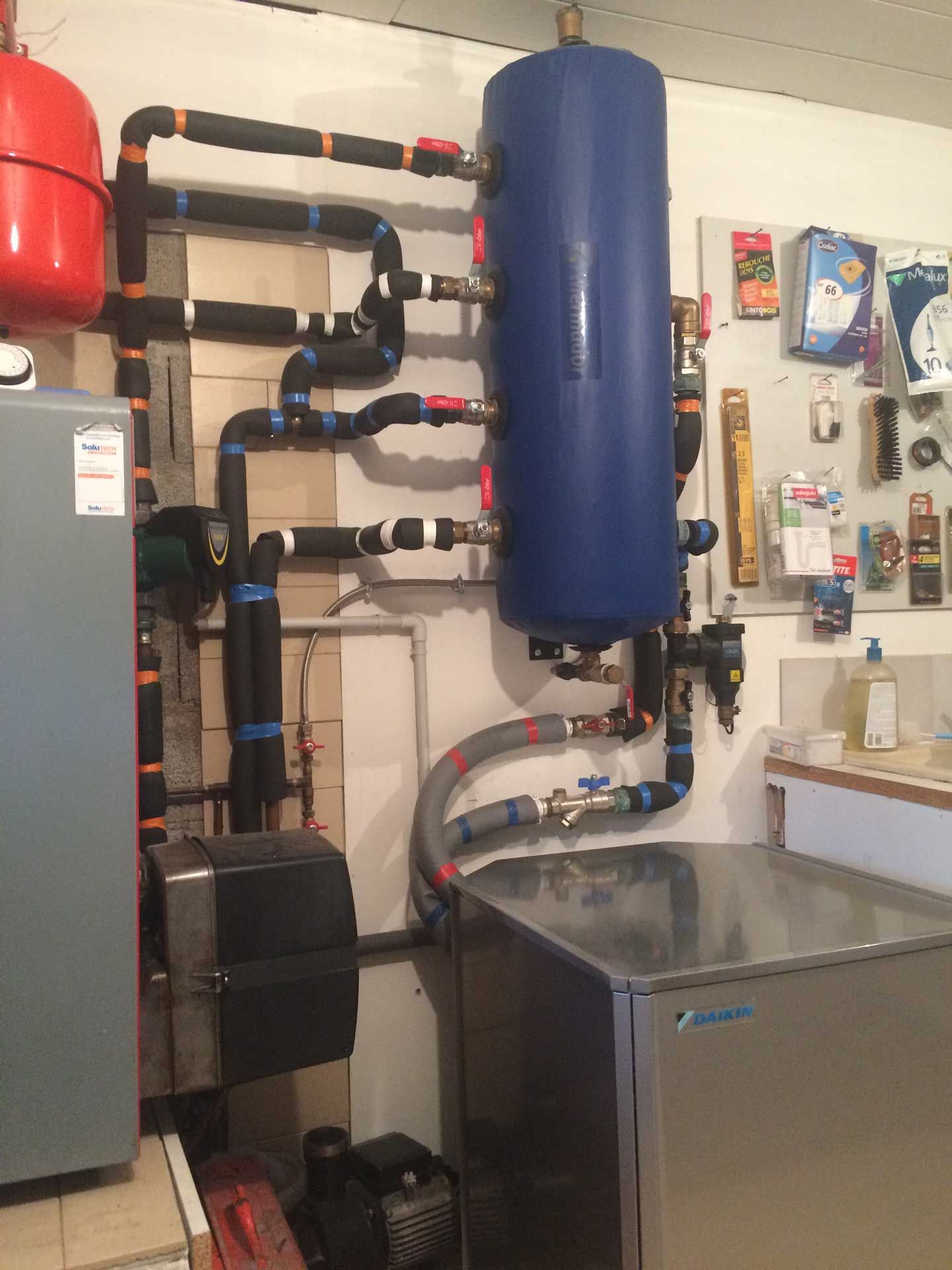 Tuyaux et installation pour un ballon thermodynamique