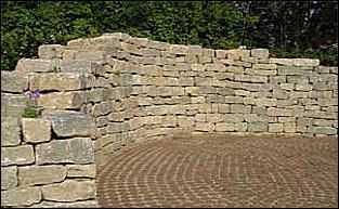 Mauer auf einer Terrasse