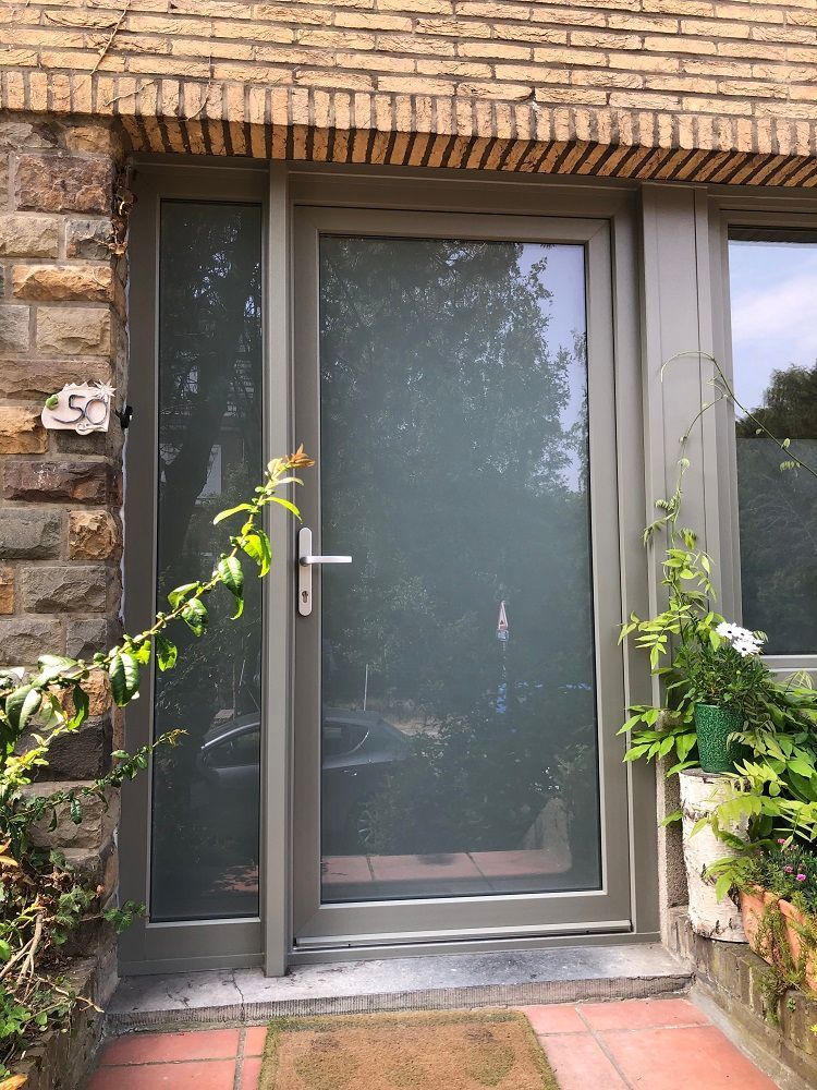 Porte d'entrée vitrée