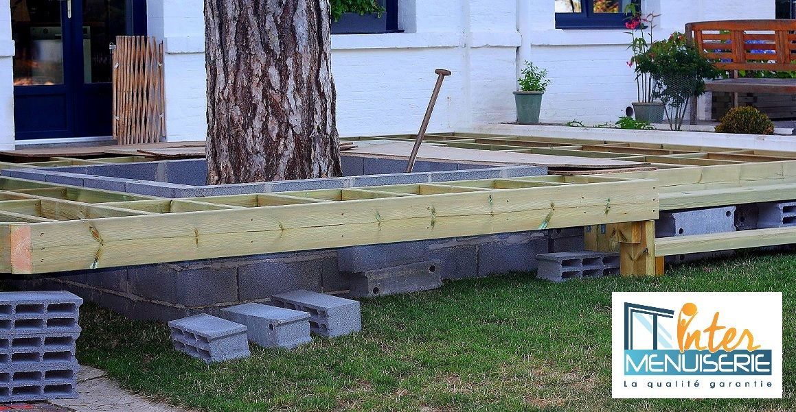 Construction d'une terrasse en cours