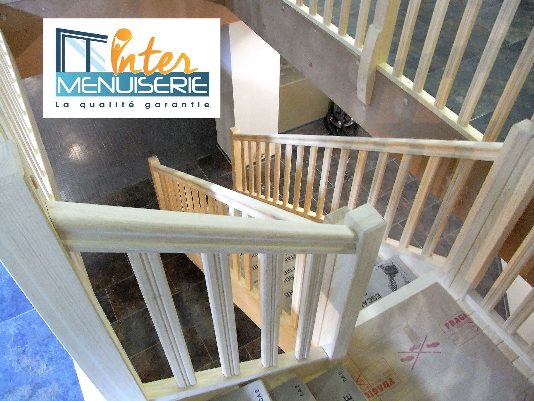 Escalier en bois vu de haut