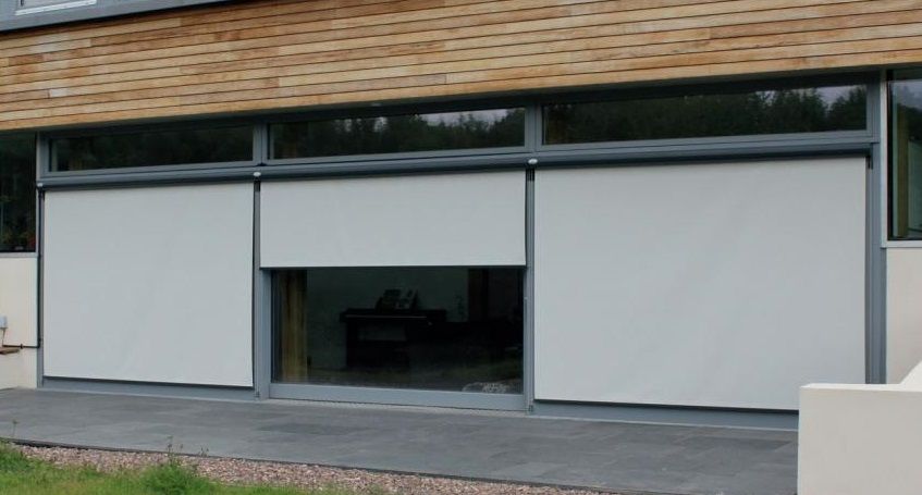 Stores extérieurs déroulants