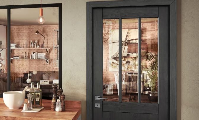 Porte d'intérieur avec une vitre