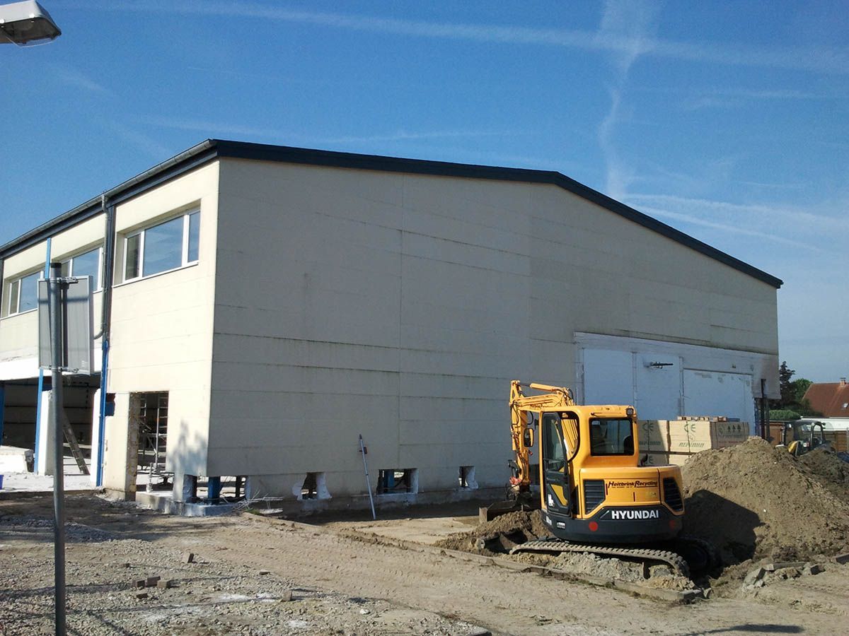 Gewerbebau Sporthalle
