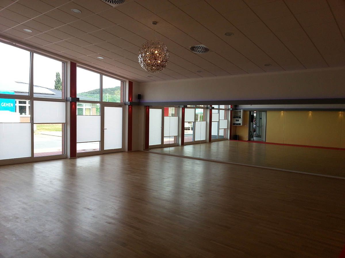 Gewerbebau Sporthalle