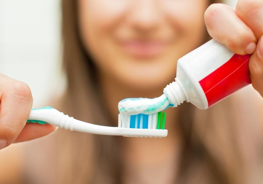 Prevenir las infecciones dentales: el tabaco y el cepillo de dientes