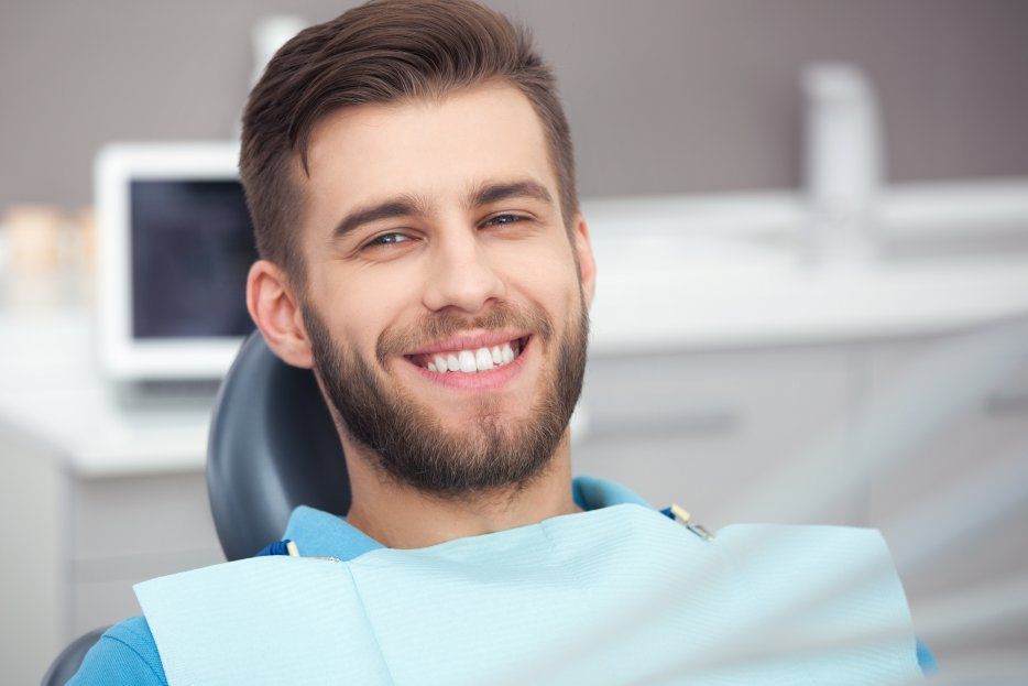 Implantes dentales: Una opción segura y eficaz para personas de todas las edades