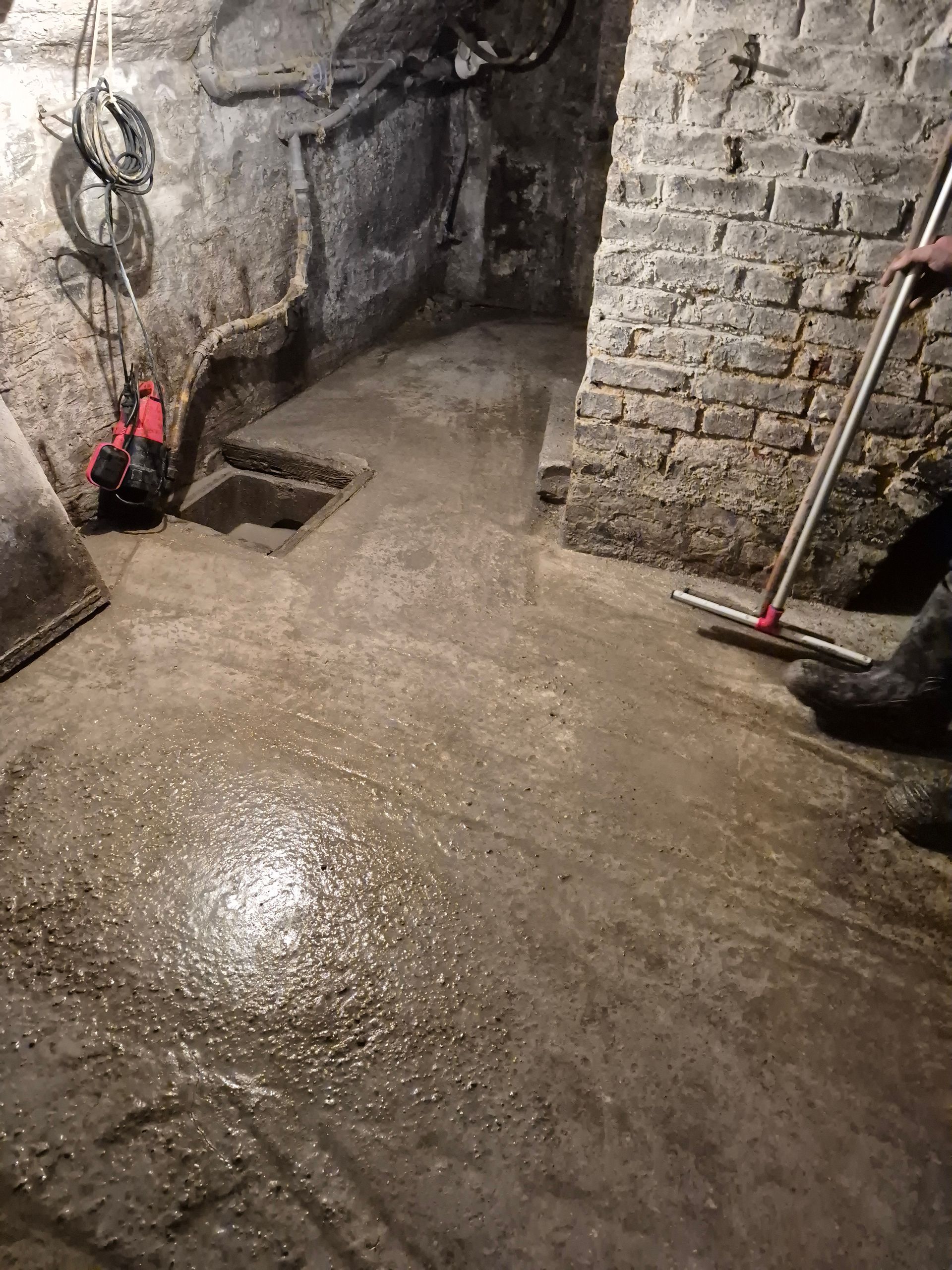 Sol innondé et matériel de détection de fuite