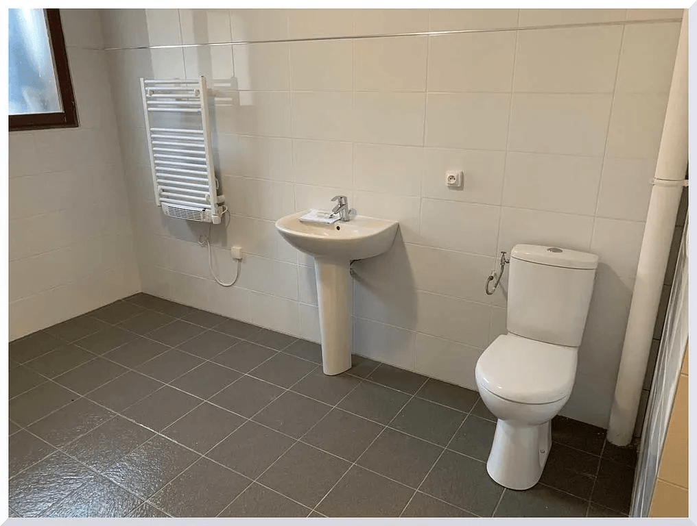 salle de bains PMR