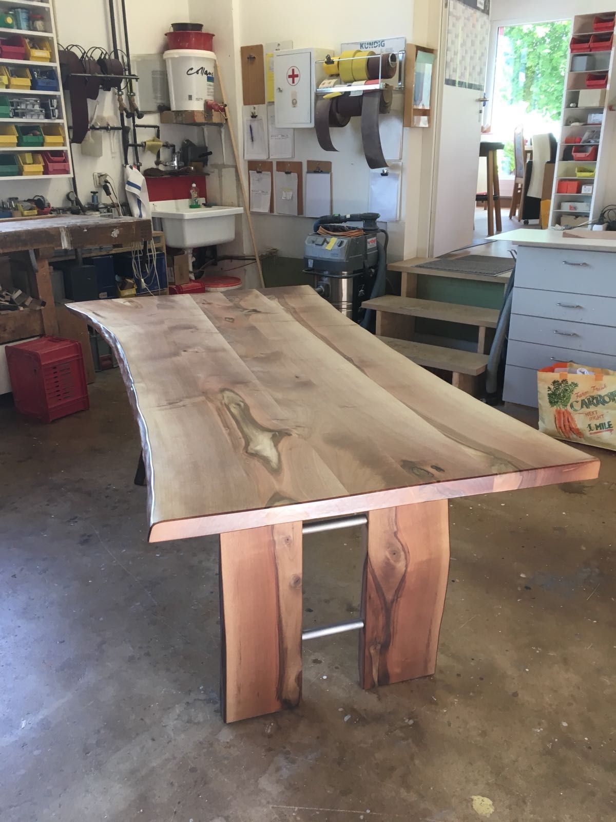 Holzesstisch - Schreinerei Ritter