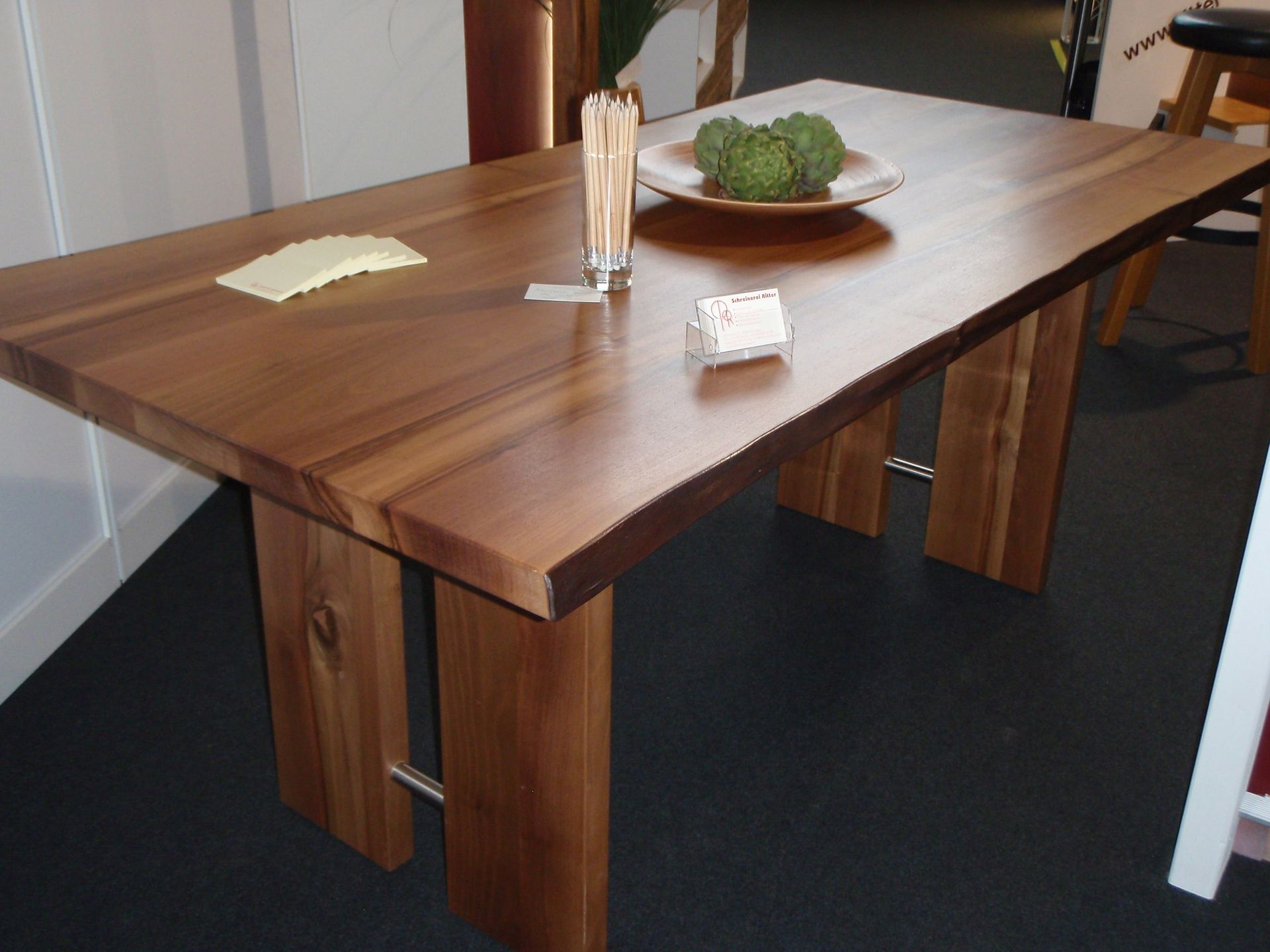 Tisch Nussbaum - Schreinerei Ritter