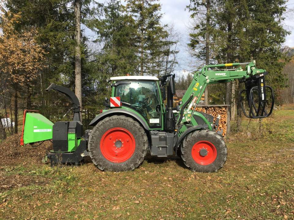 Rubin's Lohnarbeiten Kandertal landwirtschaftliche Maschinen Frontlader, Ballenzange, Schaufel, Greifschaufel, Palettgabel