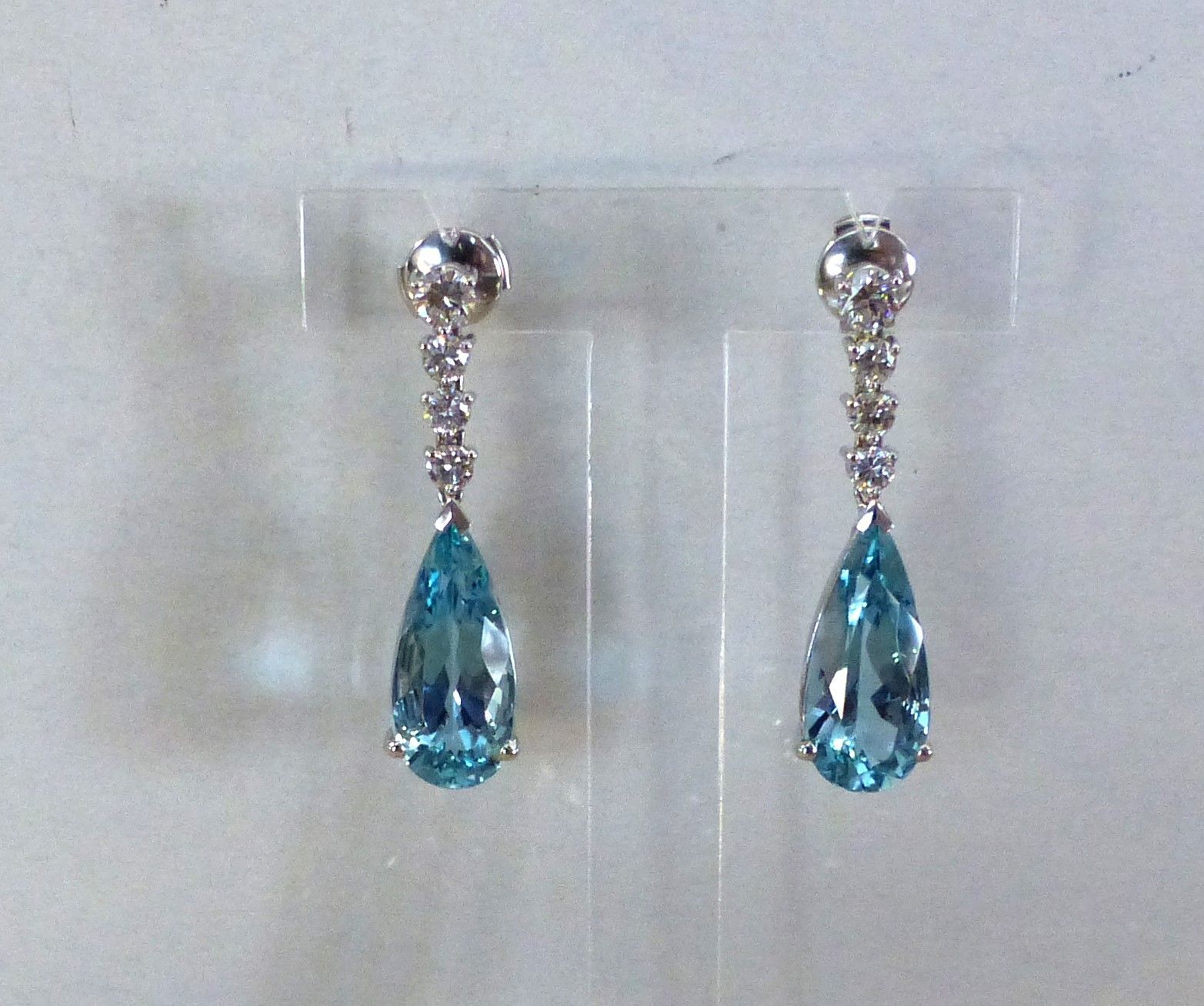 Boucles d'oreilles avec aigue marine
