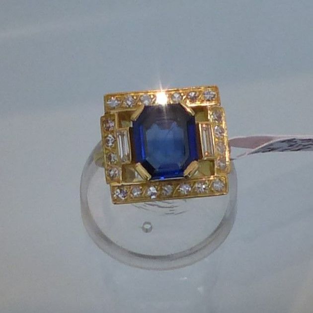 Bague de joaillerie en or avec saphir de Ceylan