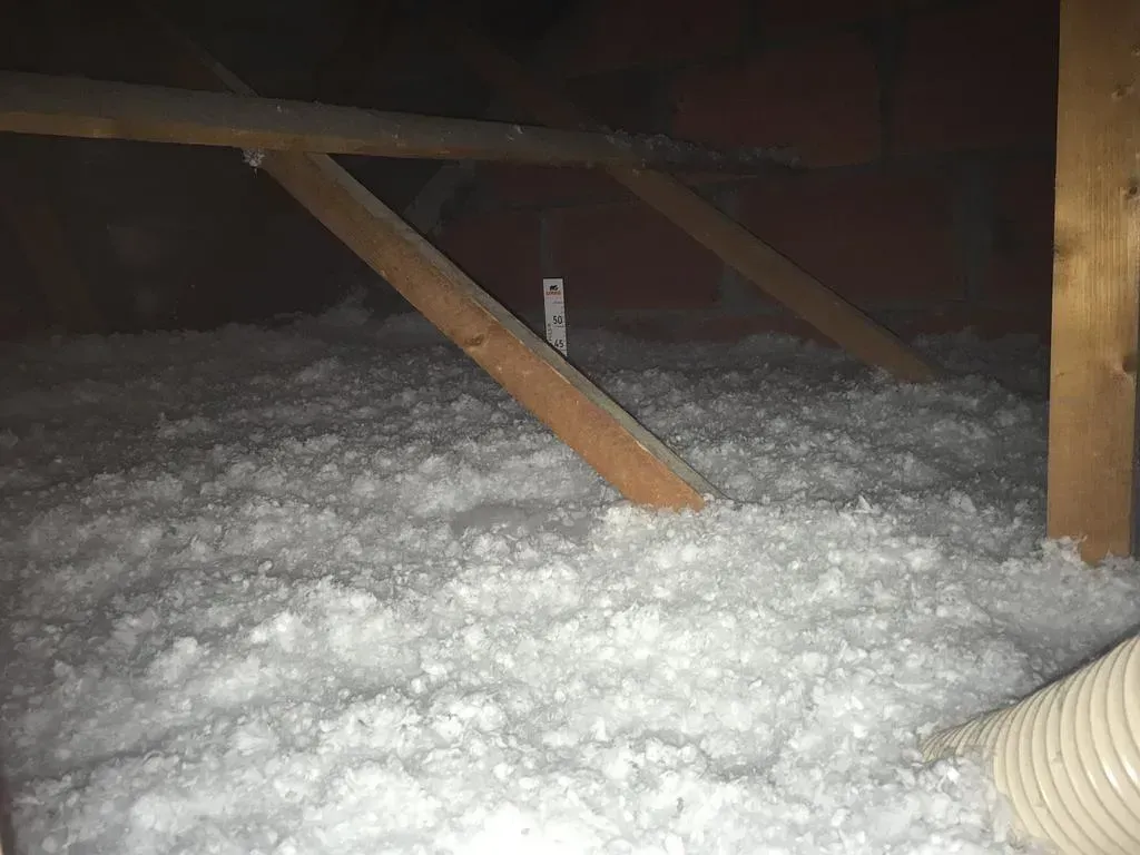 l'obscurité envahissante dans les combles perdues