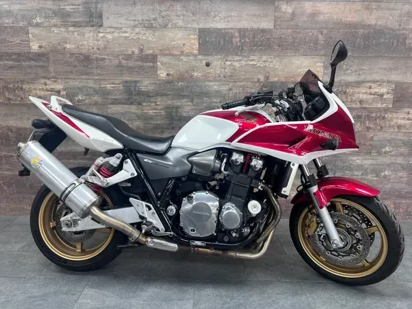 HONDA CB 1300 S vue latérale droite