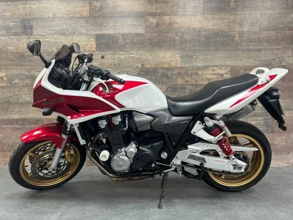 HONDA CB 1300 S vue latérale gauche