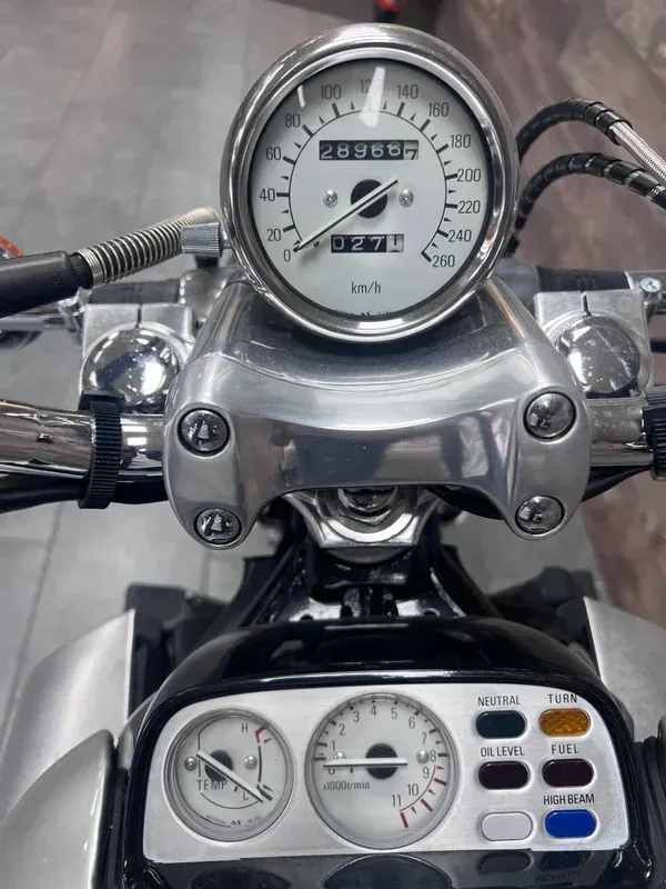 V-max YAMAHA vue sur le tableau de bord