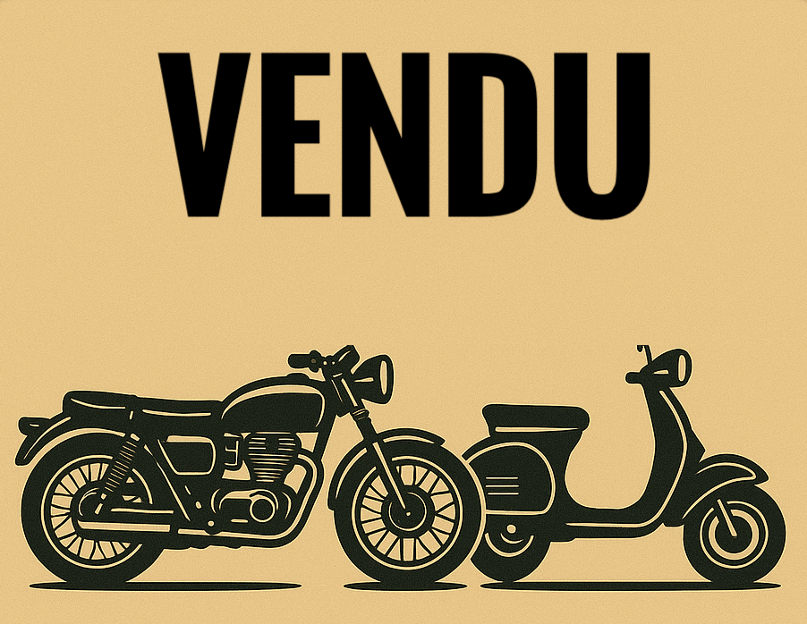 Moto vintage au coucher du soleil