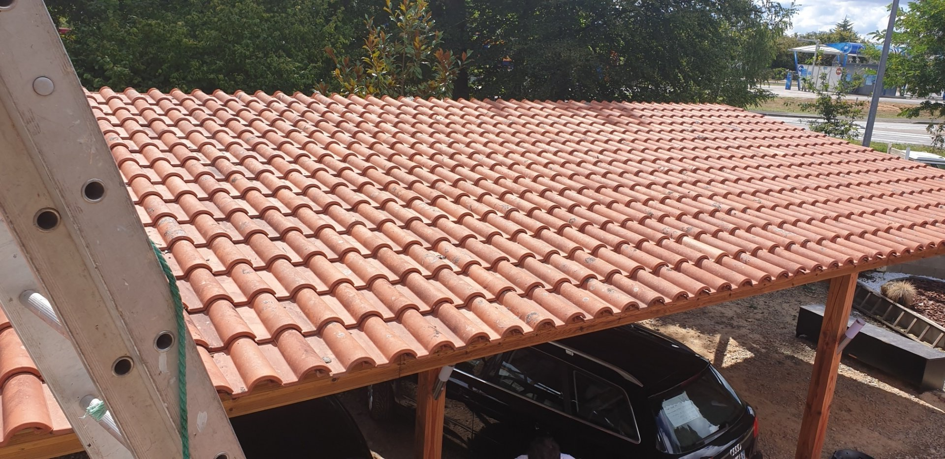 Toit propre avec tuiles orange