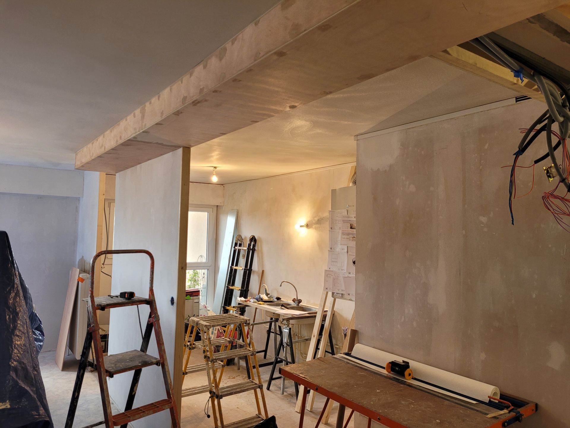 Pose d’un faux plafond lors d'une rénovation