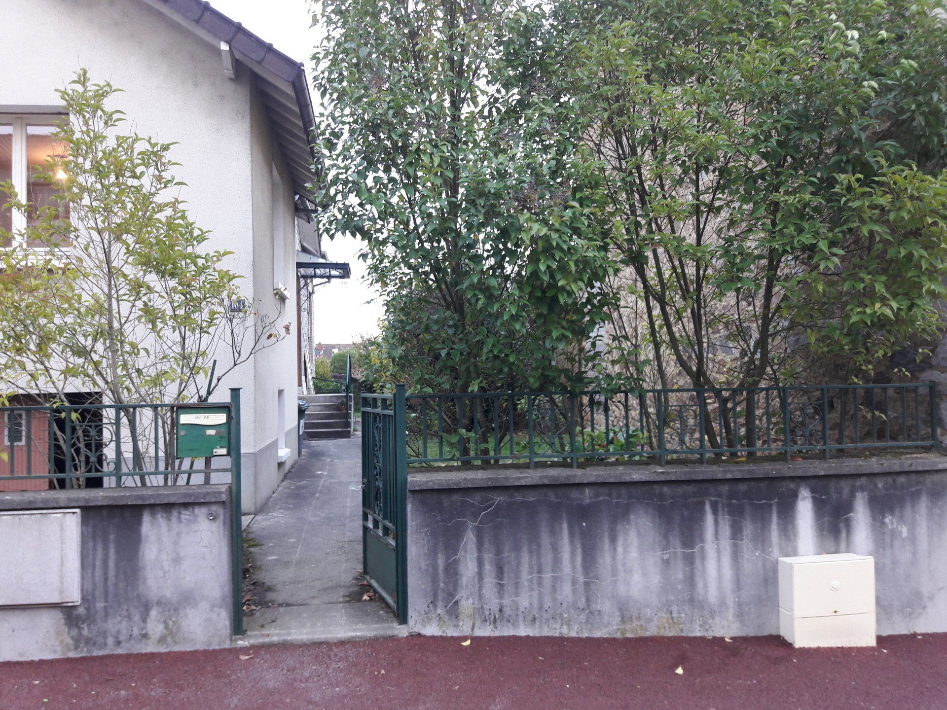 Garde corps sali et encrassé