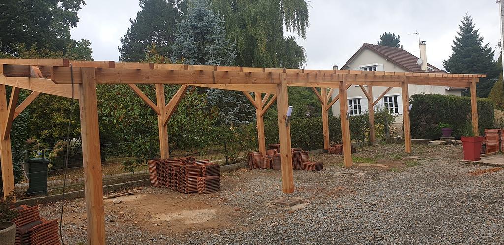 Pergola avec des tuiles