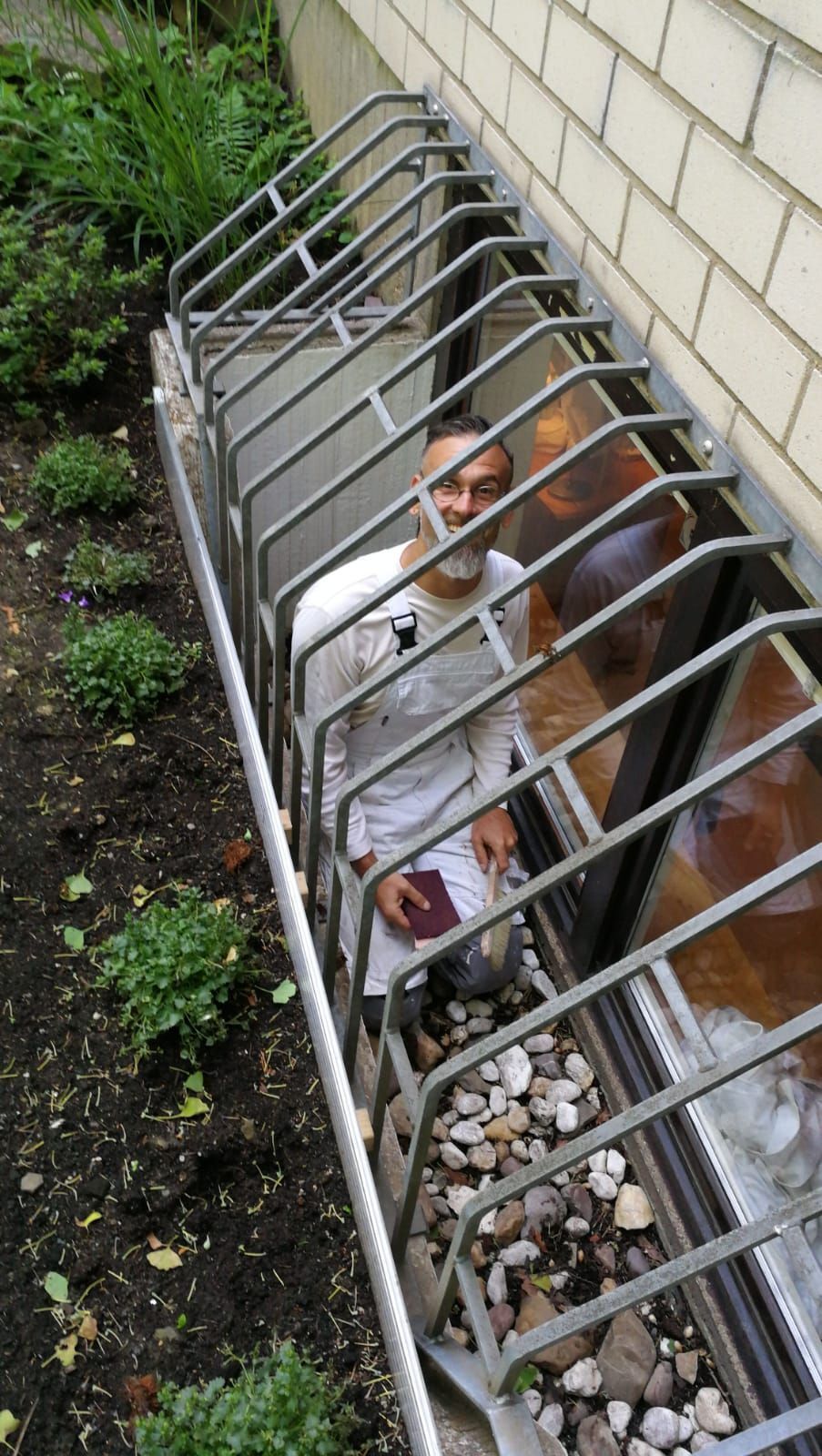Lackierarbeit am Außenfenster