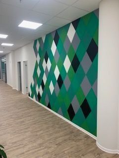 Malerarbeit im Büro