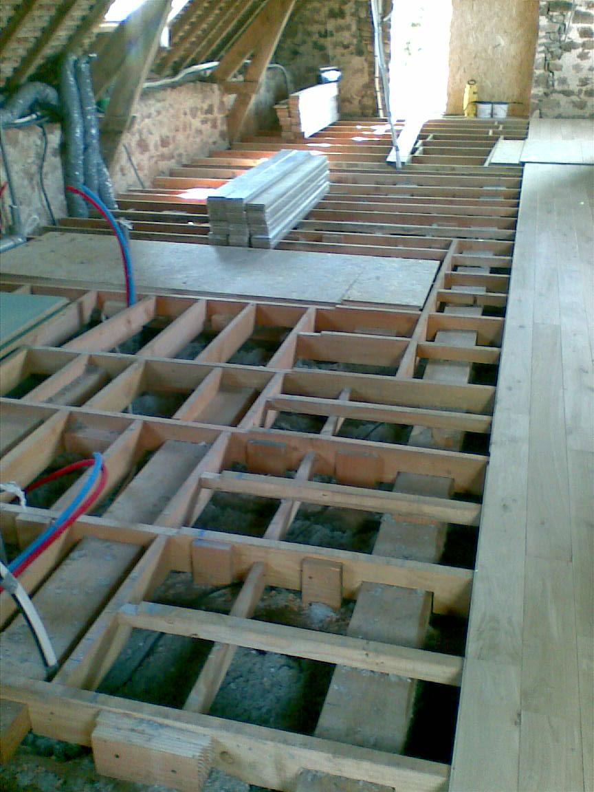 Remise à niveau de plancher pour un aménagement de combles à Sarlat | Menuiserie Delort Agencement Dordogne