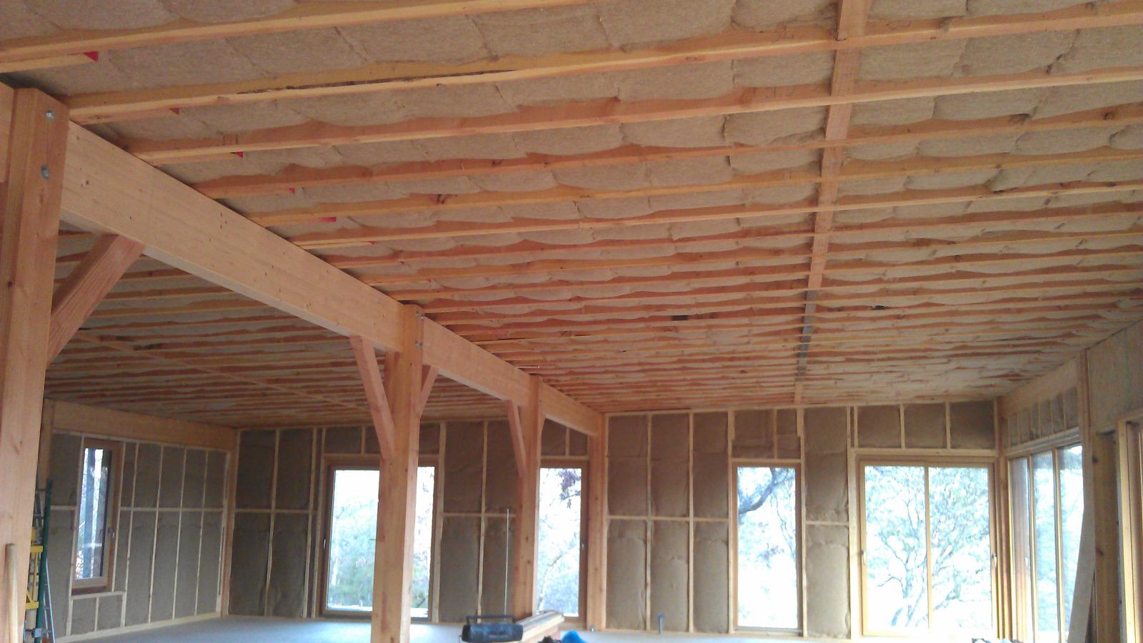 Isolation d'une maison en ossature en bois à Sergeac | Menuiserie Delort Agencement Dordogne